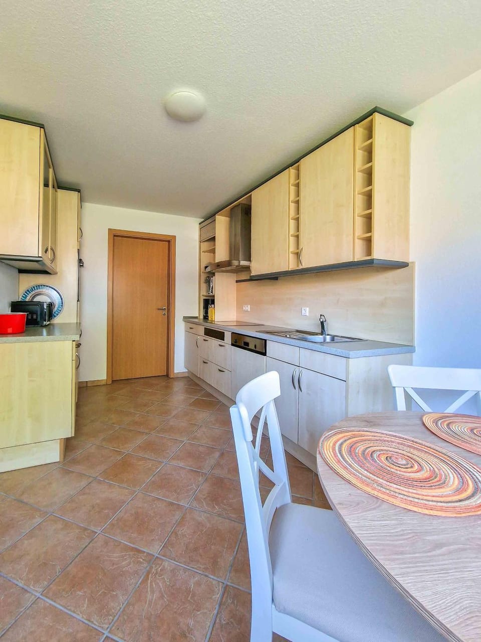 Kitchen or kitchenette, Dining area, oven, stove