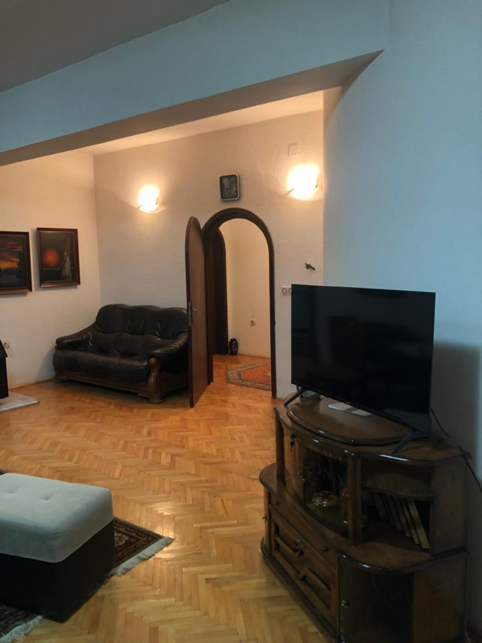 Communal lounge/ TV room, Bed, Seating area