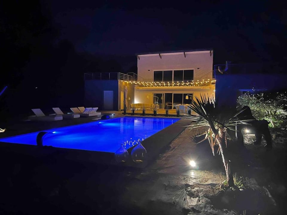 Villa Californie avec piscine près du circuit des 24H Villa in Pays de la Loire