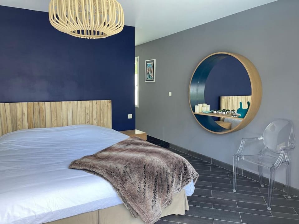 Villa Californie avec piscine près du circuit des 24H Villa in Pays de la Loire
