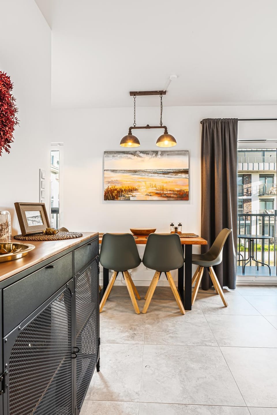 Seating area, Dining area