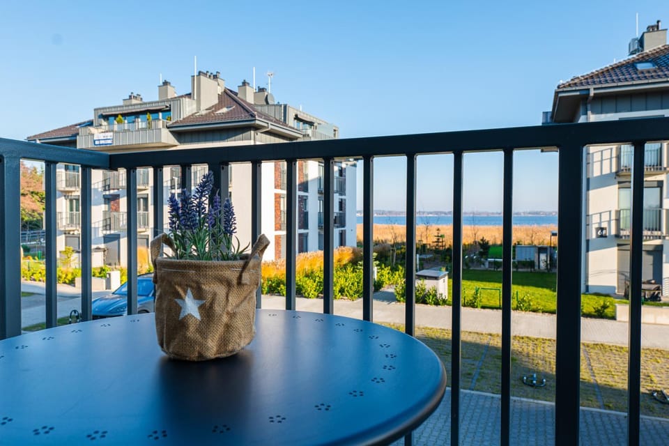 View (from property/room), Balcony/Terrace, Lake view