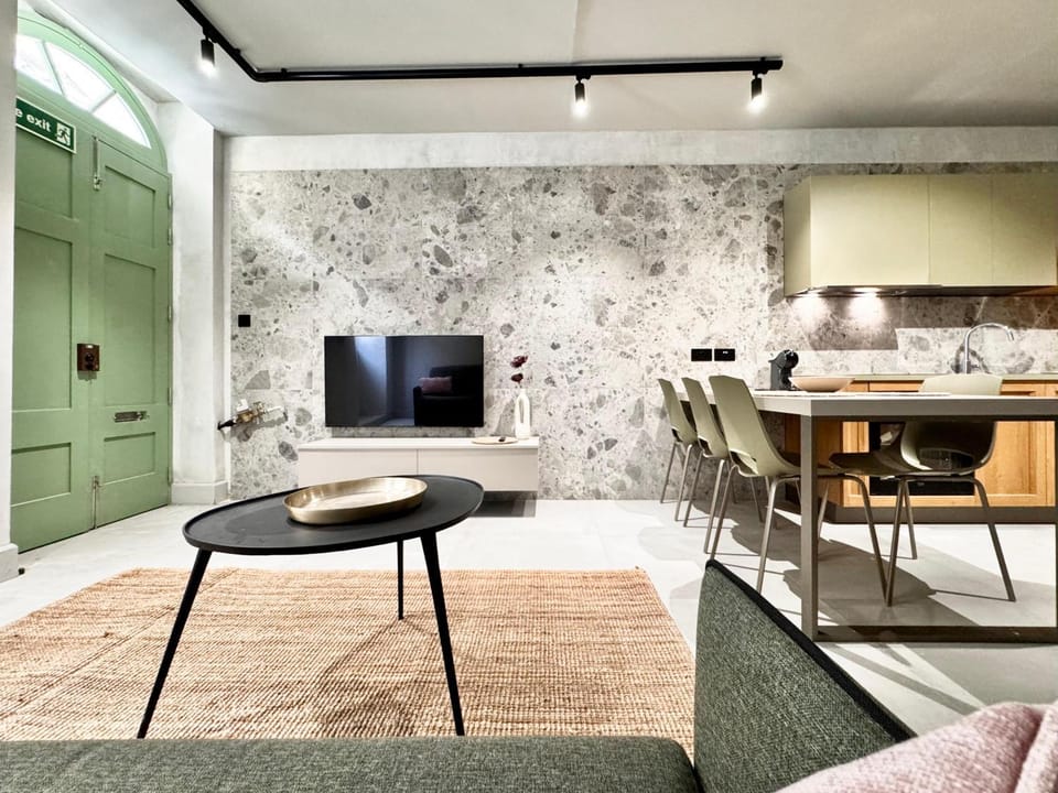 Exclusive Retreat off the Sea Front Promenade Apartment in Sliema