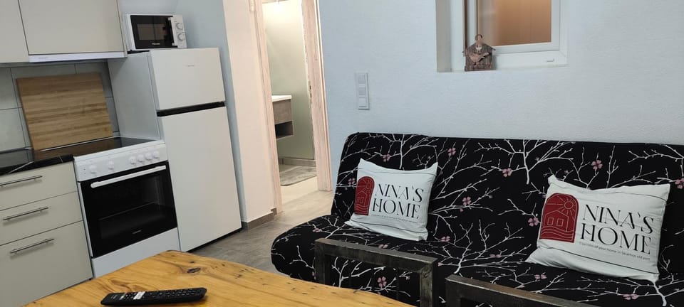 Nina's Home Down Apartment in Skiathos