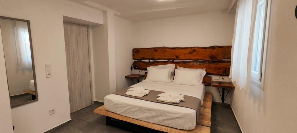 Bed, Photo of the whole room, Bedroom, towels, wardrobe