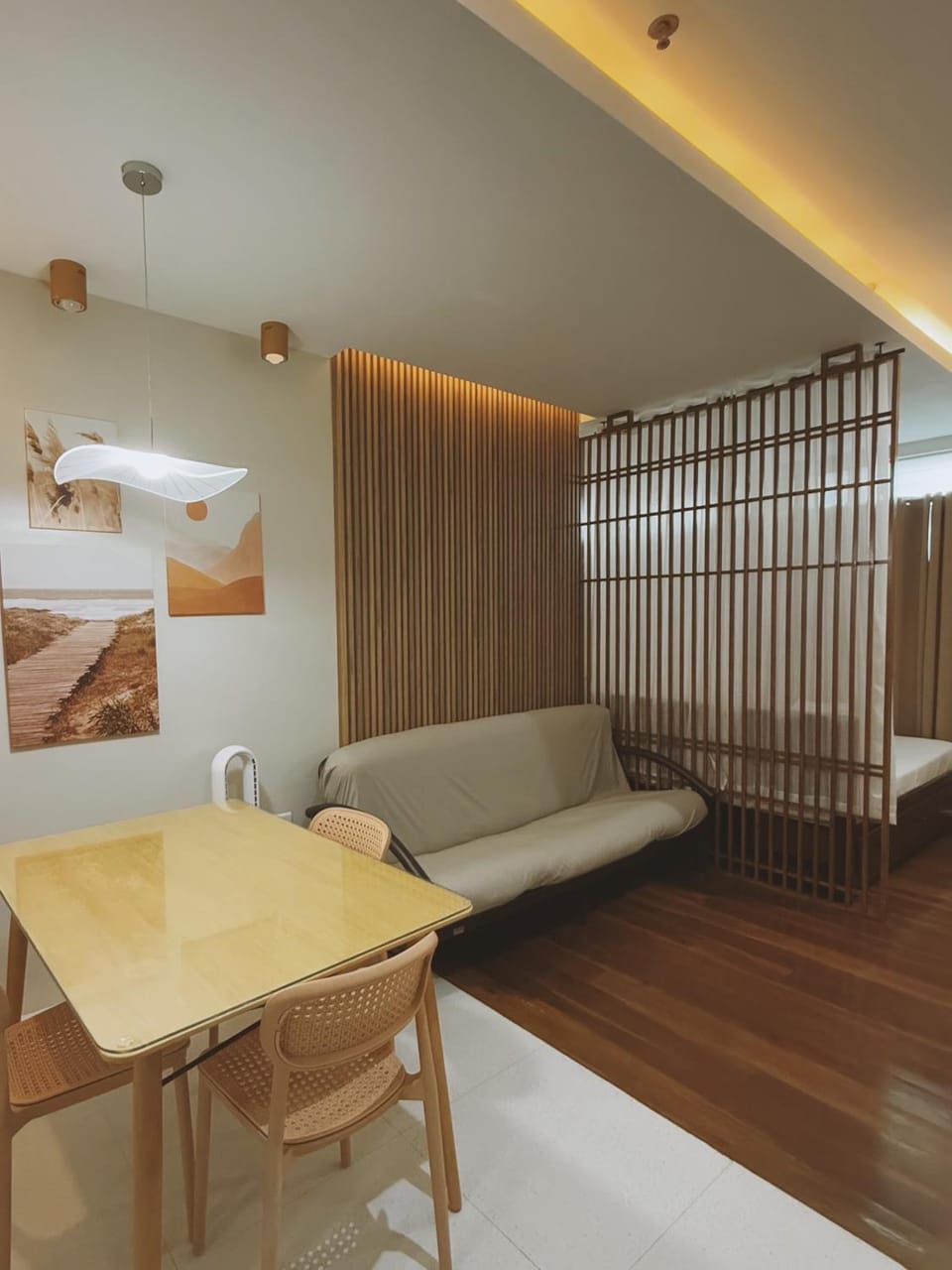Queensland Manor Condominium Deluxe Suite Apartment in Lapu-Lapu City