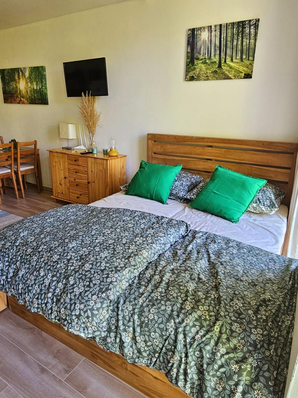 Bed, Bedroom
