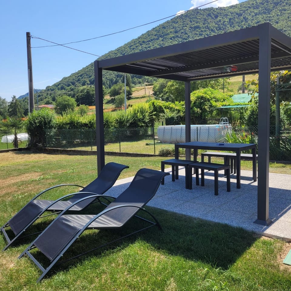 Patio, Garden, sunbed