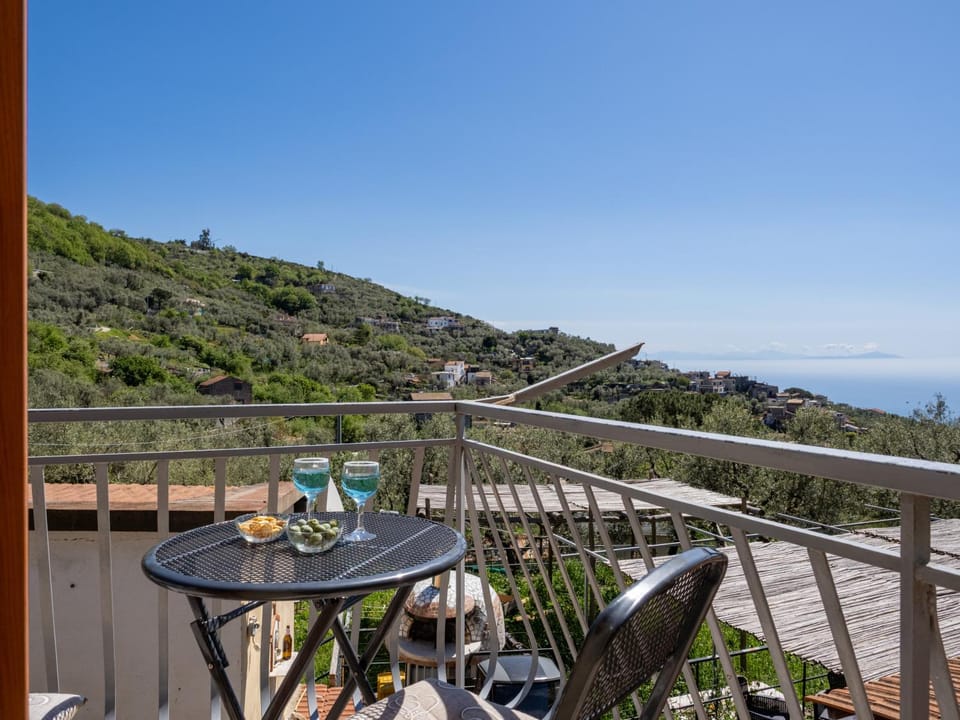 View (from property/room), Balcony/Terrace, Mountain view, Sea view