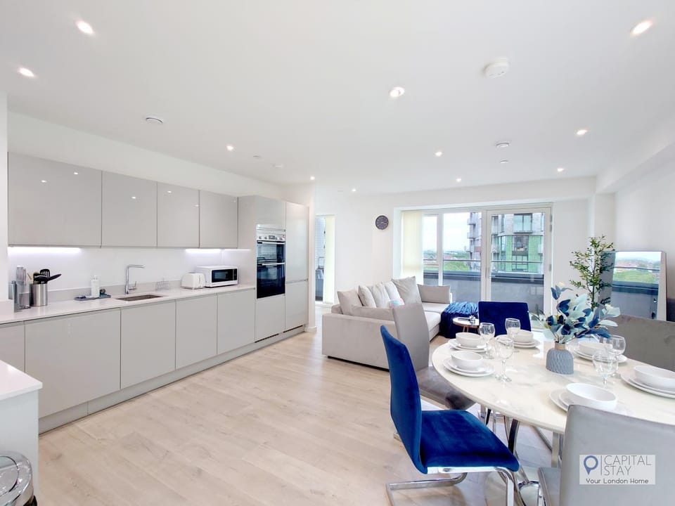 Kitchen or kitchenette, Living room, Dining area