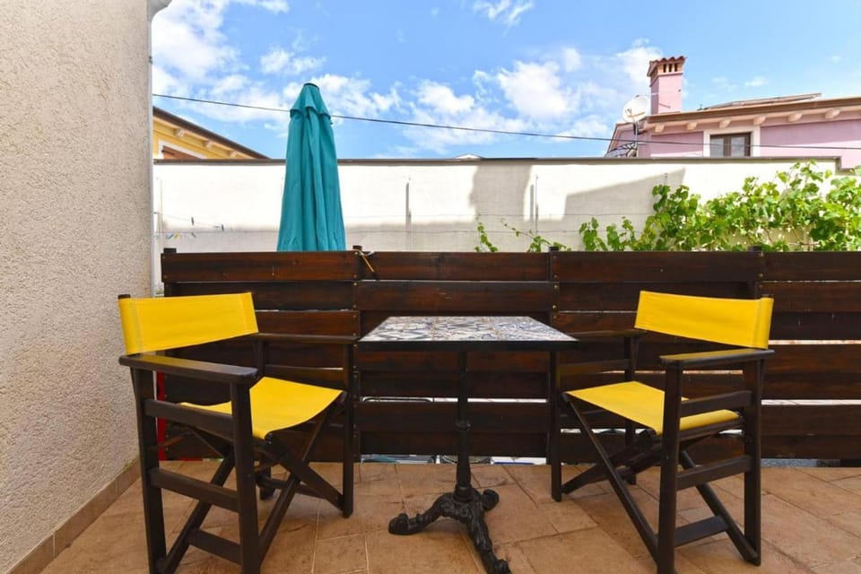 Balcony/Terrace, furniture