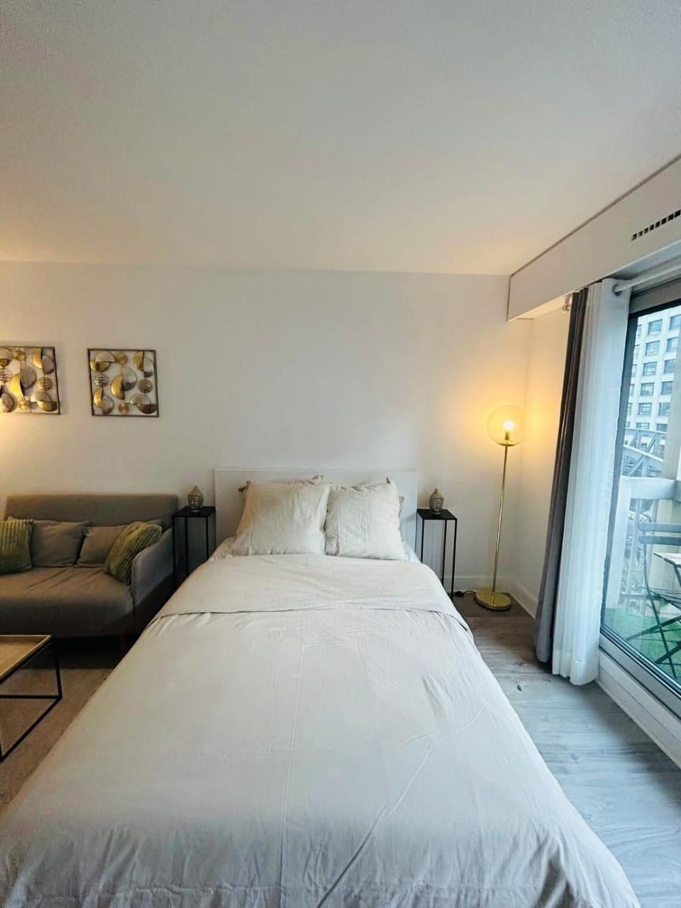 Bed, Photo of the whole room