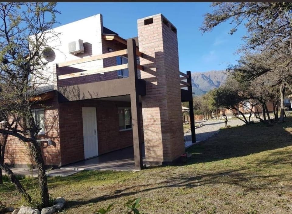 Cabañas Amaneciendo House in San Luis Province, Argentina