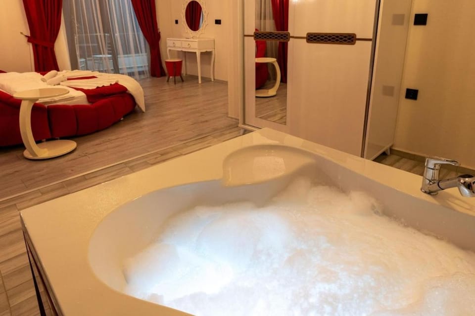 Olive Oyl - Villa with Private Pool for 6 People in Hisaronü Villa in Ölüdeniz