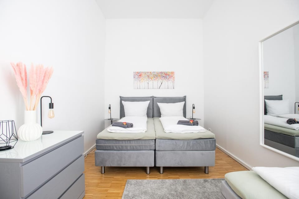 SC 08 by Rockchair l Cozy Apt 3 SZ 2 Bäder Balkon Apartment in Berlin