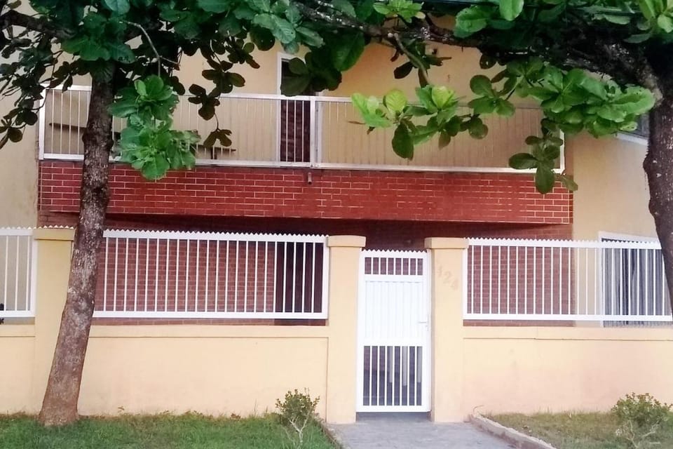 Guarujá,Pérola do Atlântico, sobrado para feriados ou fins de demana House in State of São Paulo