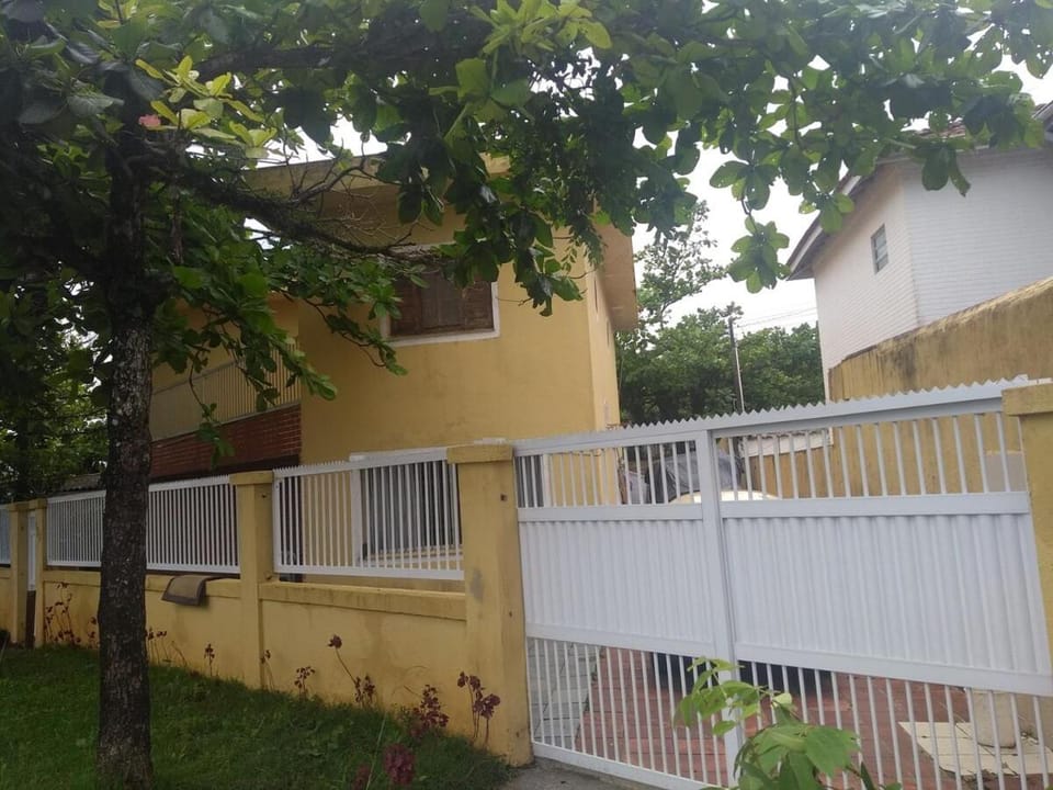 Guarujá,Pérola do Atlântico, sobrado para feriados ou fins de demana House in State of São Paulo