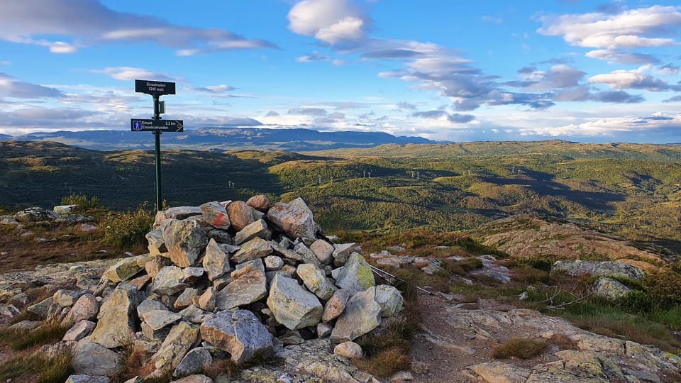Nearby landmark, Natural landscape