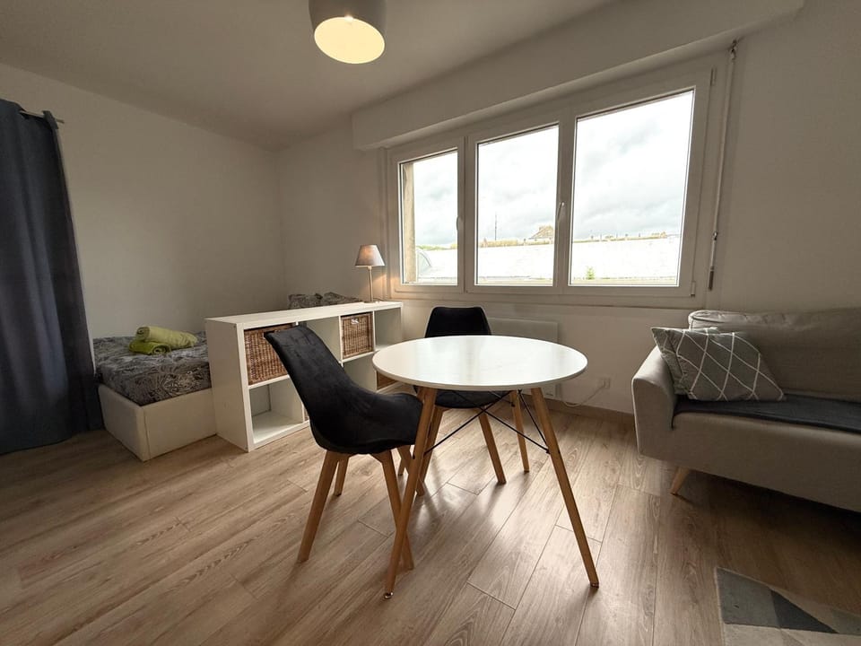 Bedroom, Meals, Meals, wardrobe