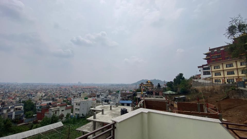 City view, Quiet street view
