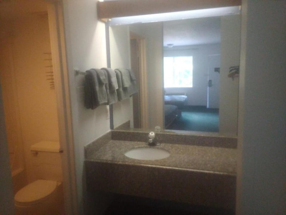 King Bed Hotel Studio 209 Apartment in Texas