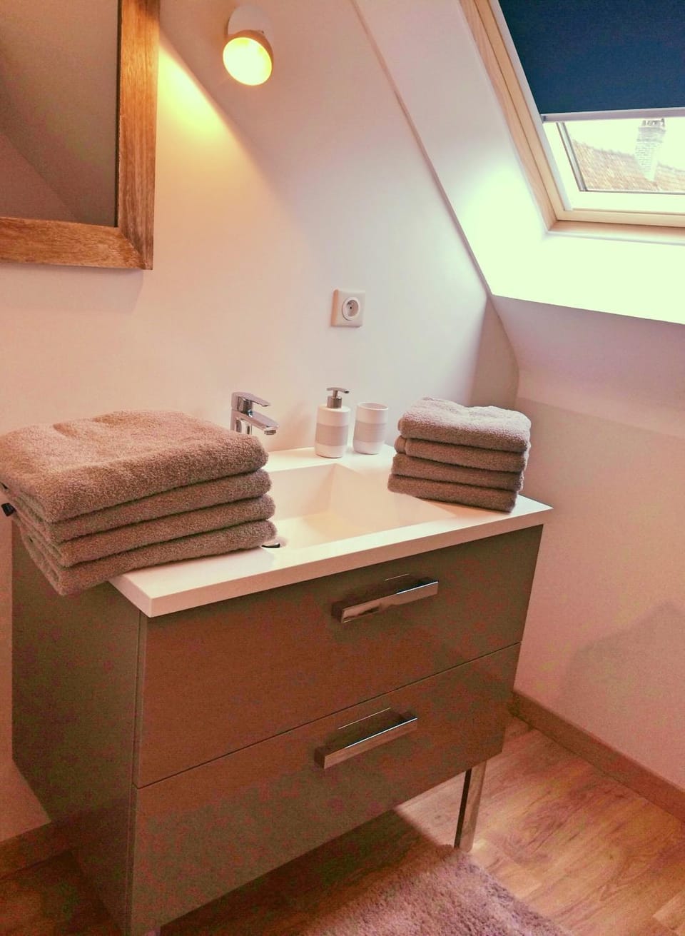 Day, Bathroom