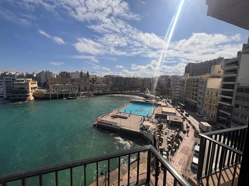 Sea View Flat Apartment in Sliema
