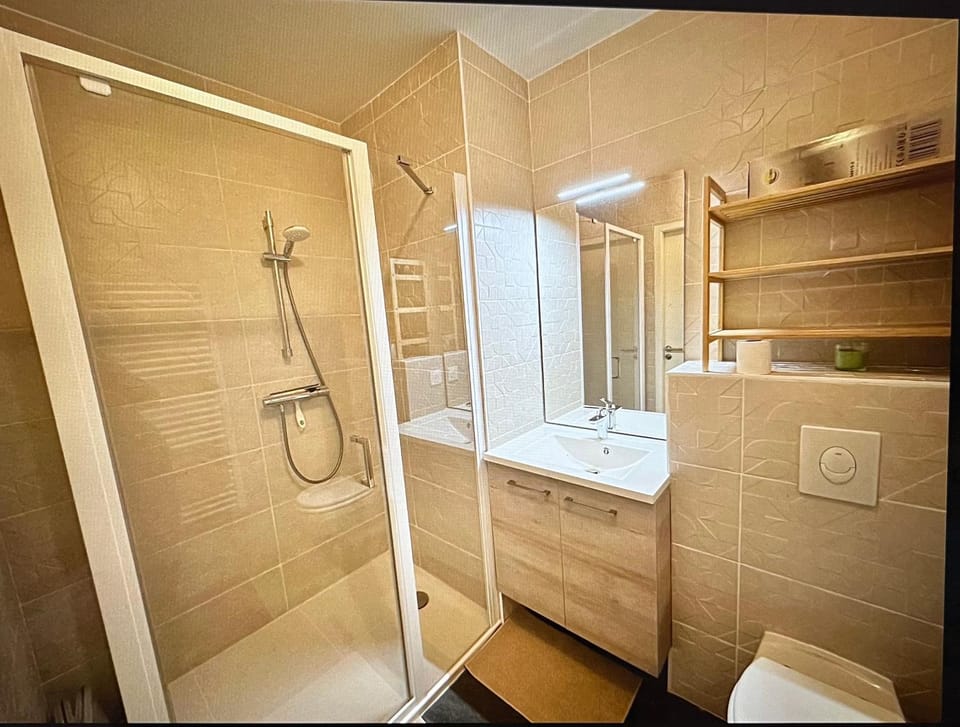 Shower, Bathroom
