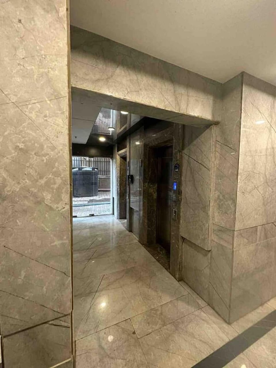 Ivy Splendour Blu Private Studio, Oshiwara, Mumbai Apartment in Mumbai