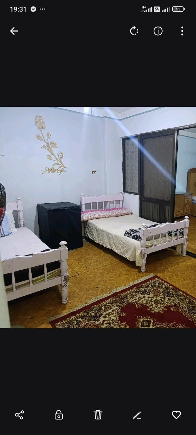 شقة بميامي للايجار دقيقة للبحر دور سادس بدون مصعد Apartment in Alexandria
