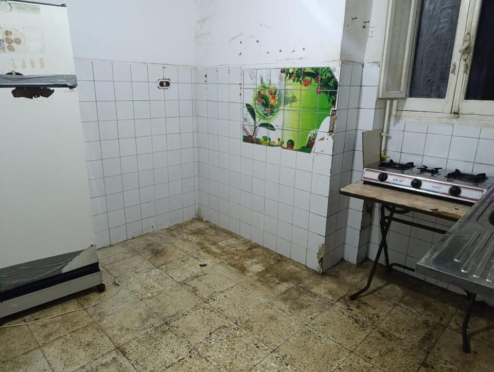 شقة بميامي للايجار دقيقة للبحر دور سادس بدون مصعد Apartment in Alexandria