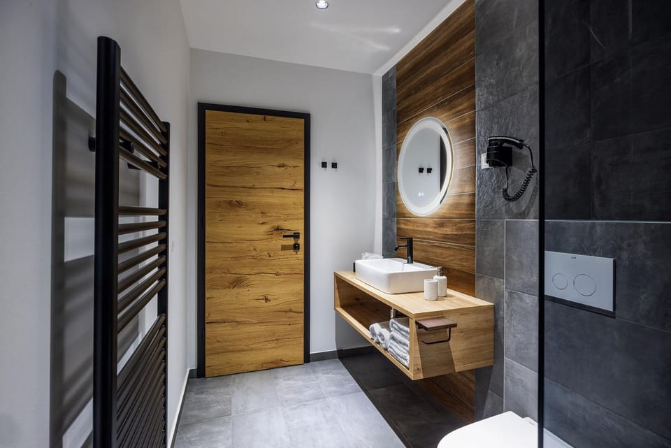 Toilet, Bathroom, towels