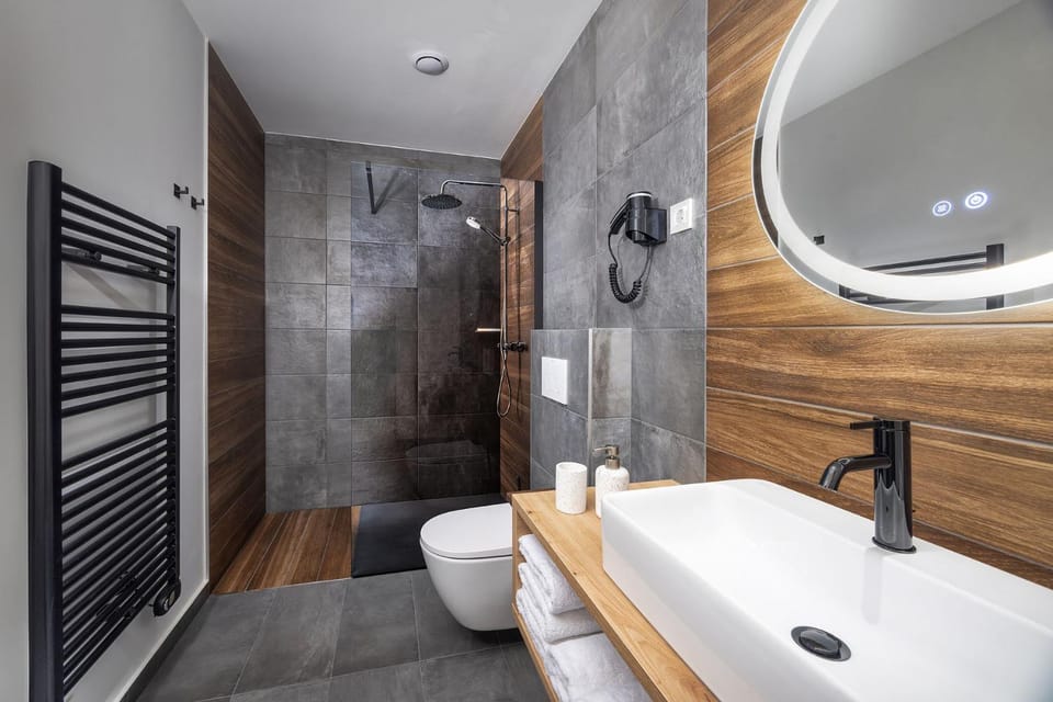 Shower, Bathroom, towels