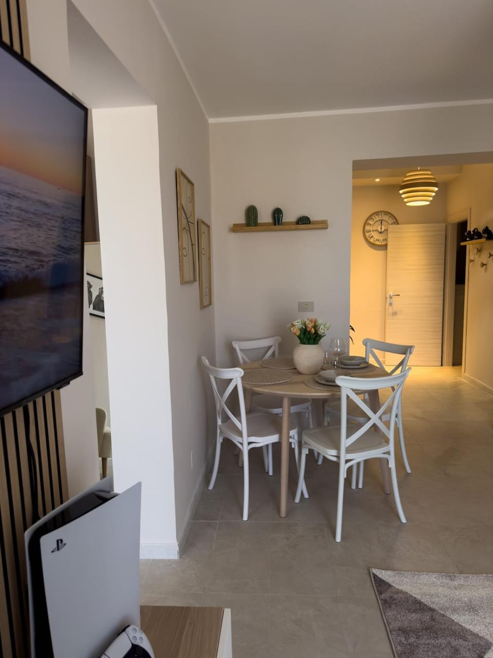 TV and multimedia, Living room, Dining area