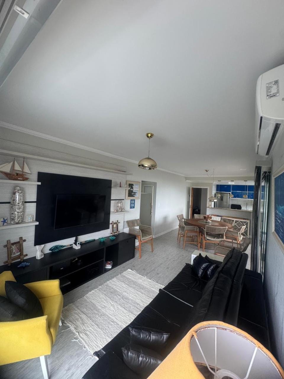 Living room, Seating area, air conditioner