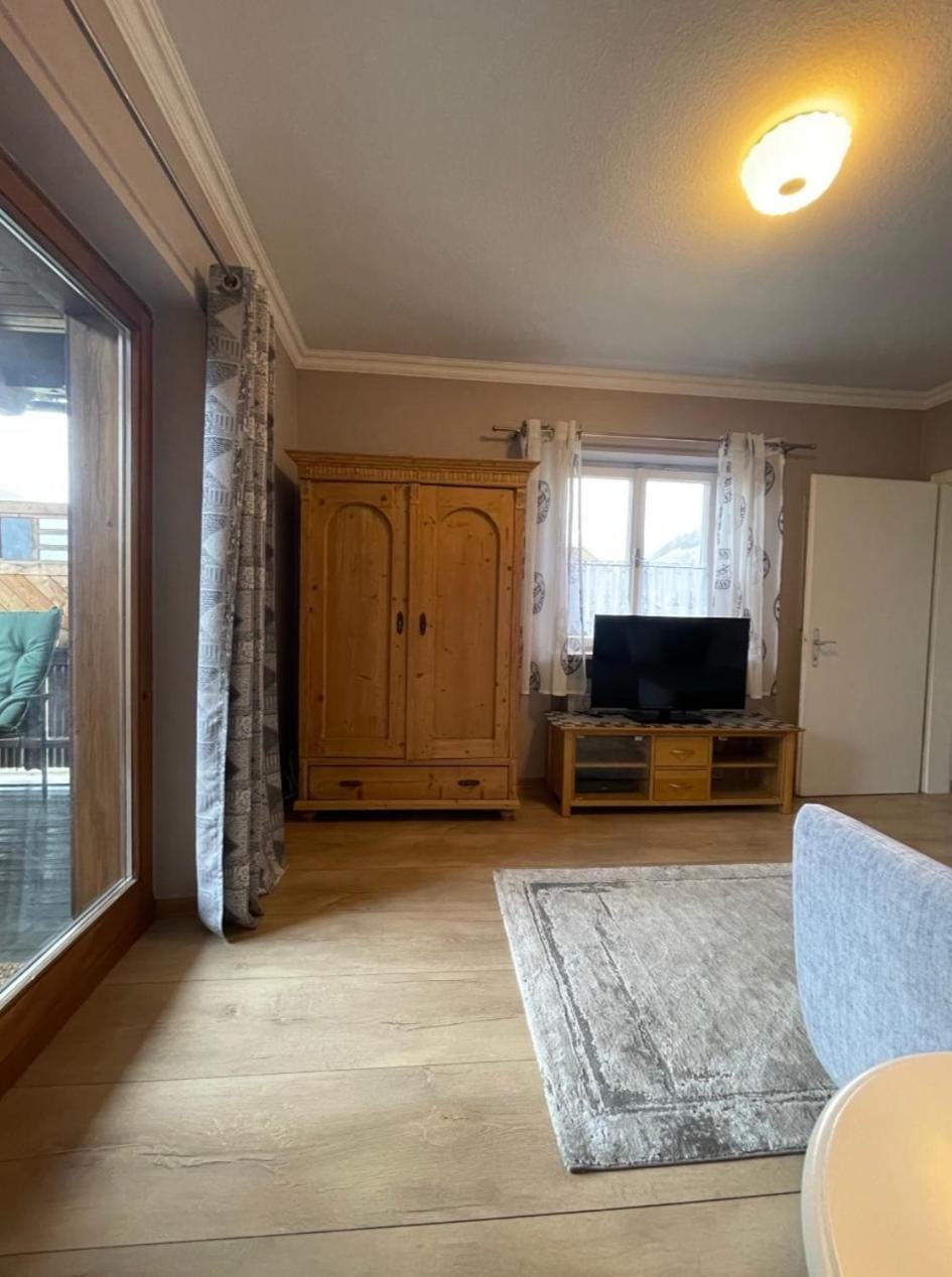 TV and multimedia, Living room, Seating area, wardrobe