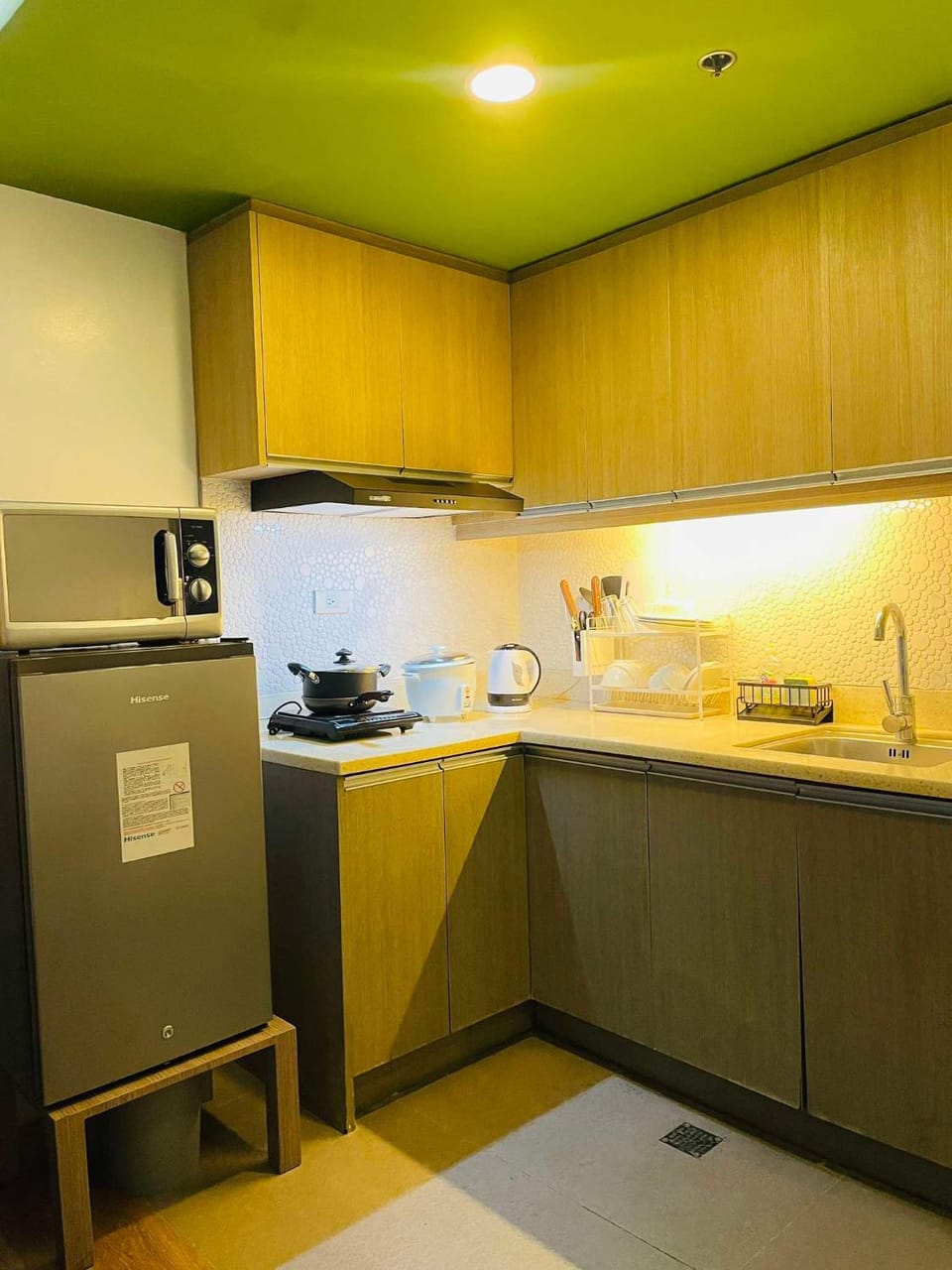 Folks Hub Bed and Breakfast in Makati
