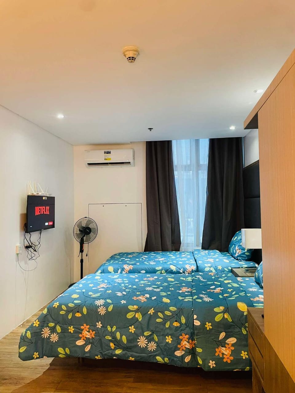 Folks Hub Bed and Breakfast in Makati