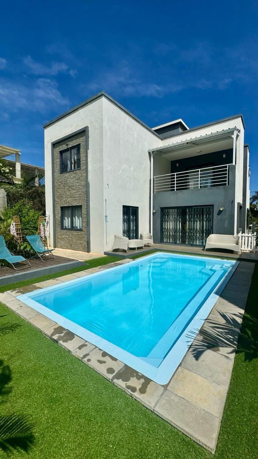 Villa J&J Private pool near beach Villa in Rivière Noire District, Mauritius
