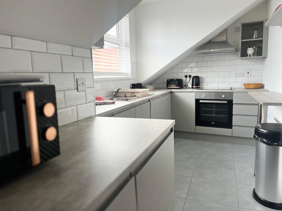 Coffee/tea facilities, Kitchen or kitchenette, oven, toaster