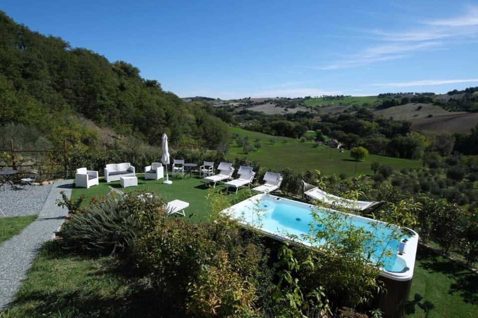 Le Cune CountryHouse - Private Pool, AirCo, Jacuzzi Villa in Umbria