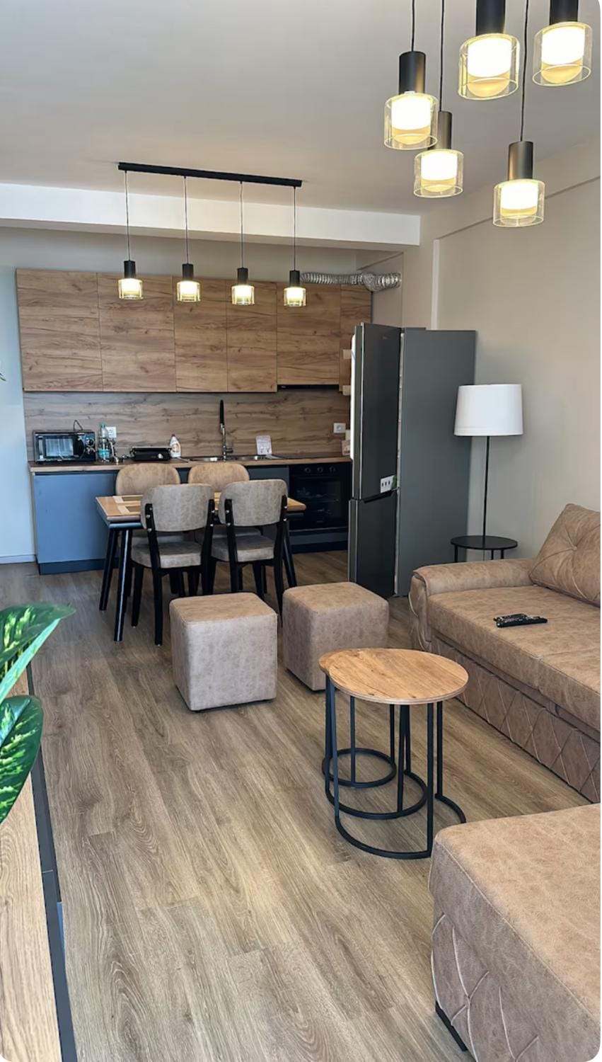 Kitchen or kitchenette, Living room, Dining area, oven