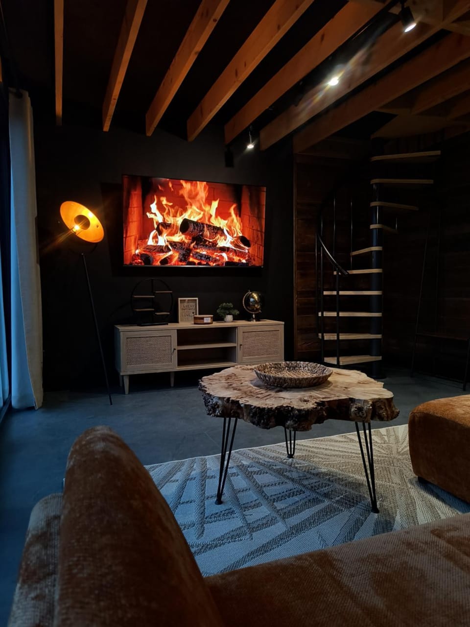 TV and multimedia, Living room, Seating area