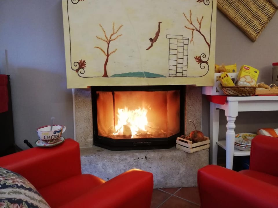 Communal lounge/ TV room