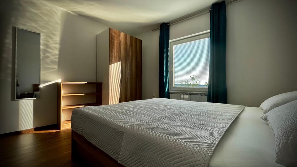 Bed, Photo of the whole room, Bedroom, wardrobe