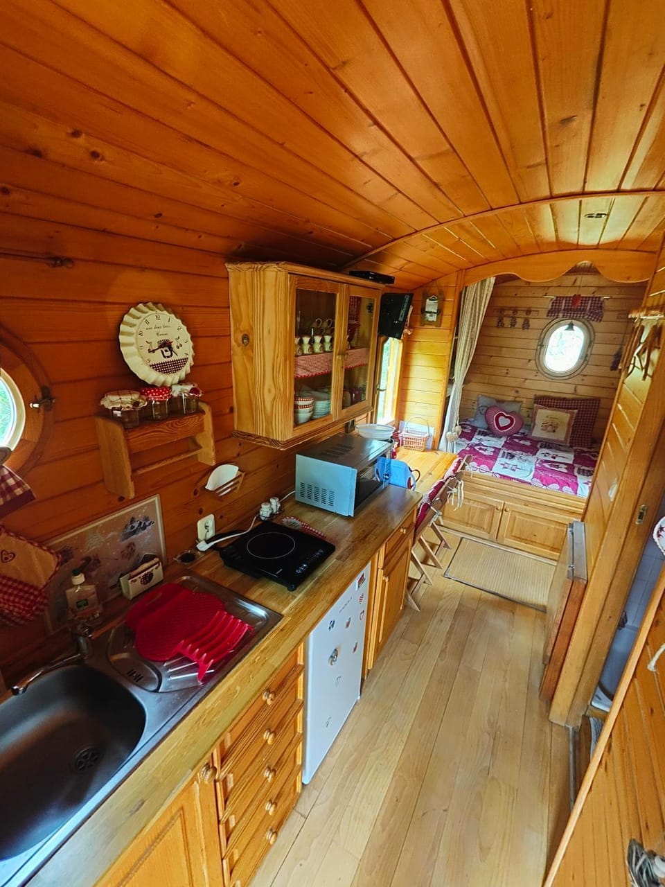 Bed, Kitchen or kitchenette, Breakfast
