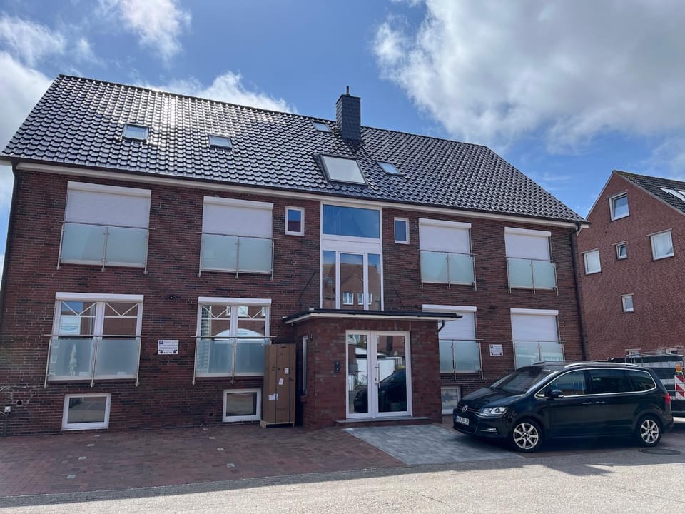 Property building, Neighbourhood, Parking