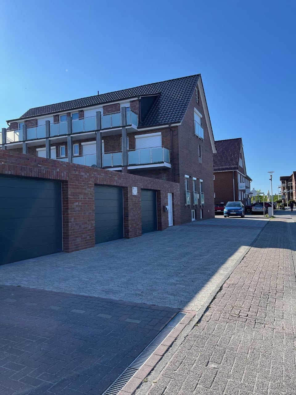 Property building, Neighbourhood, Street view, Parking