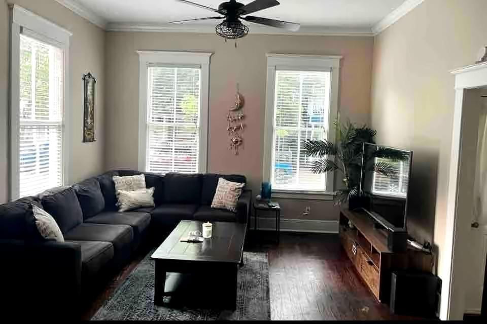 Staff, Living room, Seating area