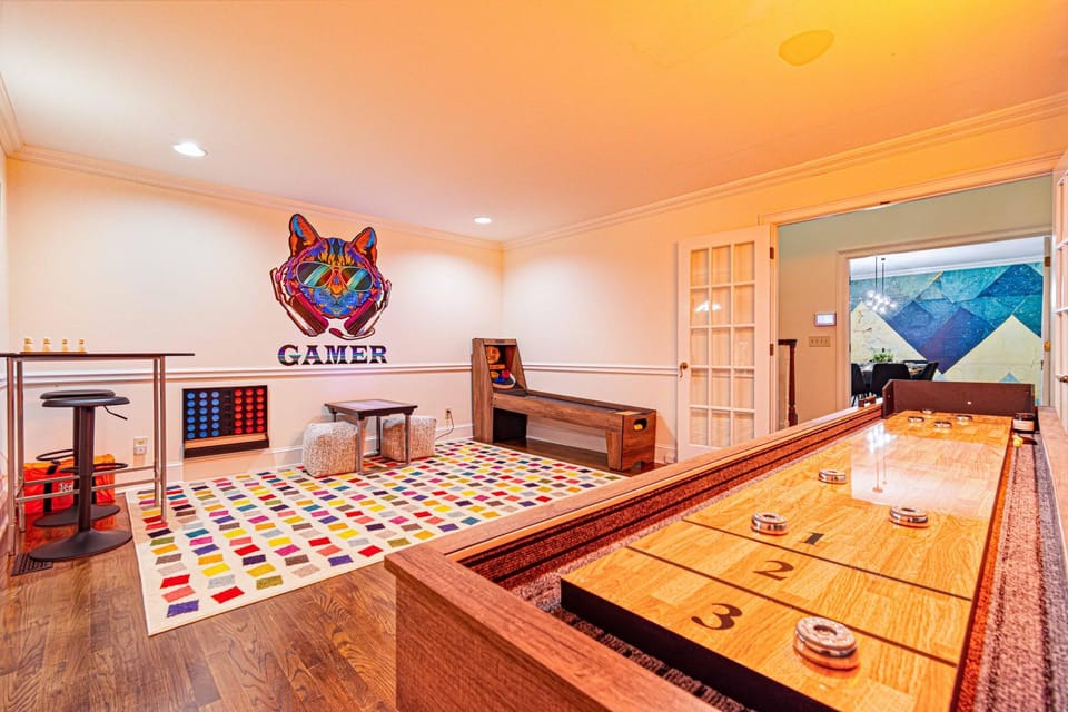Game Room, Game Room